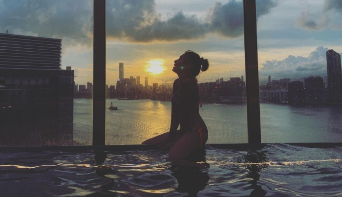  Staycation 打卡_酒店泳池_浴缸酒店